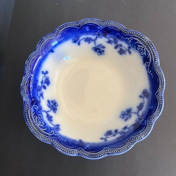 Johnson Brothers St. Louis Blue Flow 9" Scalloped Porcelain Vegetable Bowl - Picture 1 of 7